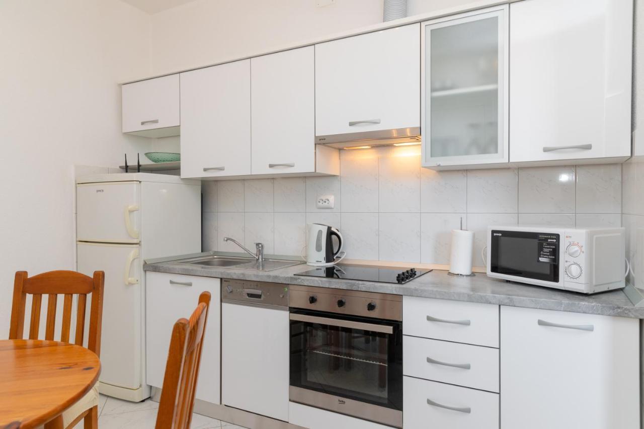 Apartments Ella Supetar Eksteriør bilde
